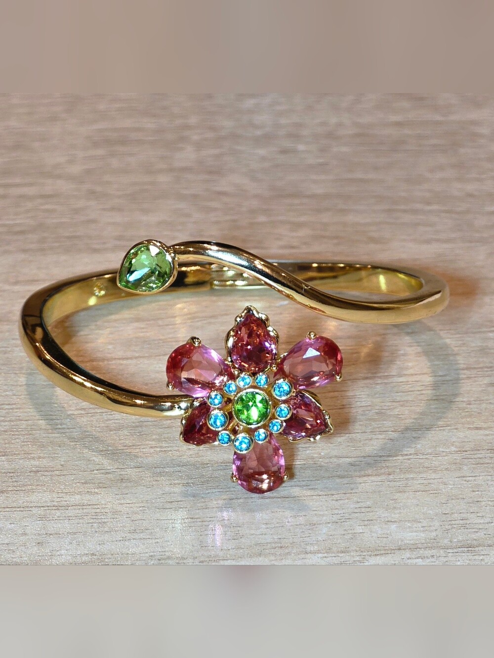 Swarovski Idyllia Bangle – Gold Tone, Multicolor Crystals, Mixed Cut - Picture 4 of 16